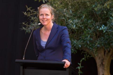 Dagvoorzitter Maike Aerden